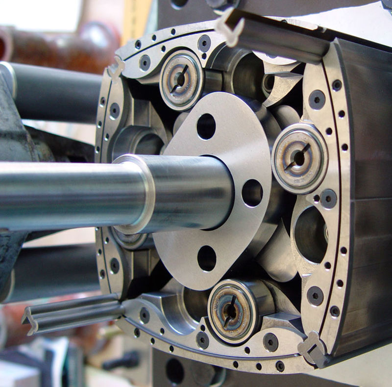 Prvá generácia Szorenyiho motora mala rotor so...