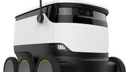 Univerzita v USA testuje roboty doručujúce jedlo a pitie