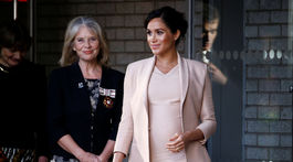 Tehotná Meghan opäť v uliciach! Do londýnskej zimy s holými nohami?