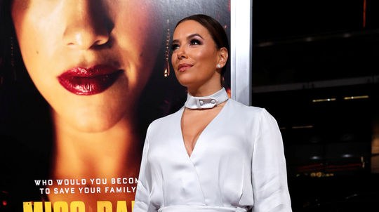 Herečka Eva Longoria pózuje na premiére novinky...