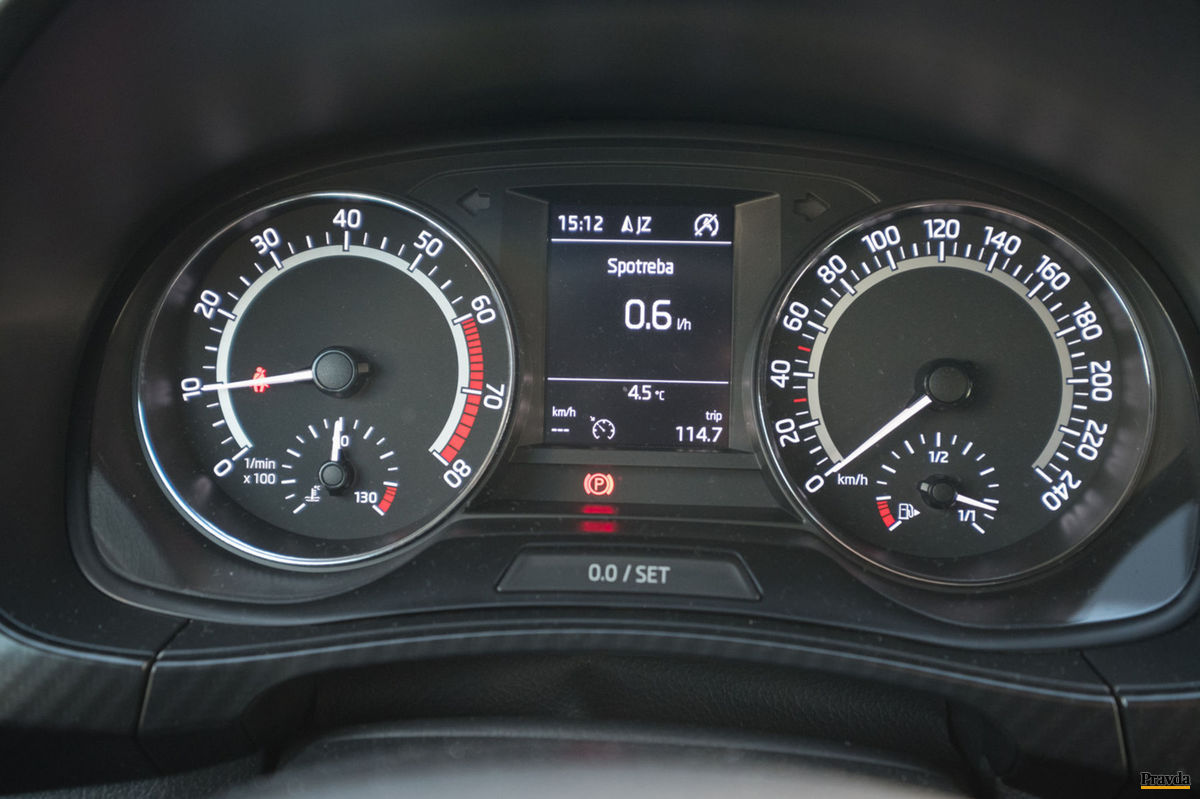 V nízkych otáčkach je motor lenivý. V stredných...