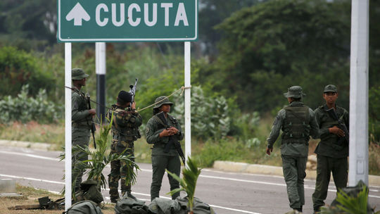 Vodcu venezuelskej opozície Guaidóa podporil ďalší vysokopostavený dôstojník