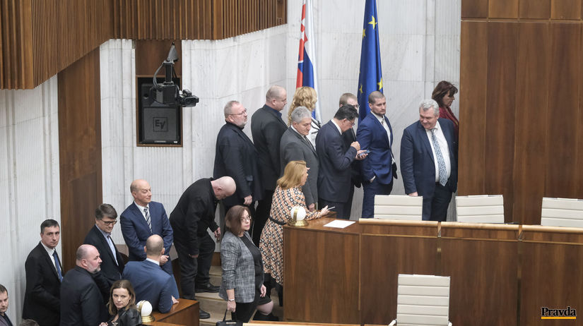 parlament, odlozene verejne hlasovanie,