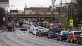 Vallo: Dopravná situácia v Bratislave nebude ľahká, najrýchlejšia bude MHD