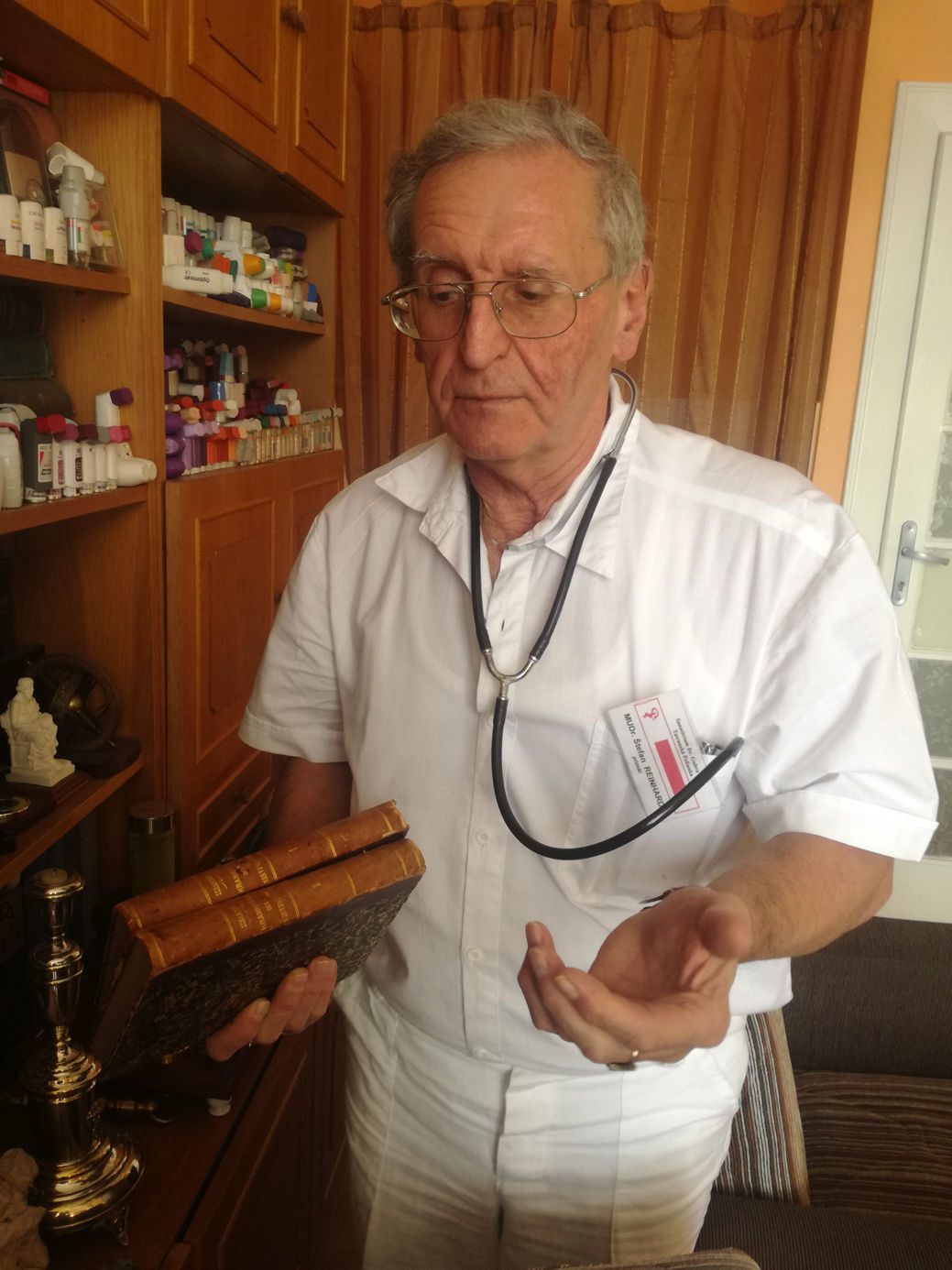MUDr. Štefan Reinhardt.