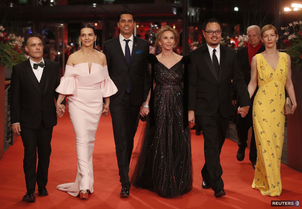 Členovia poroty festivalu Berlinale zľava:...
