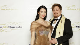 Lucia Hablovičová a jej kamarát - dizajnér Boris Hanečka, ktorý zhotovil aj jej šaty. 