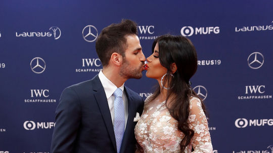 Futbalista Cesc Fabregas a jeho partnerka...