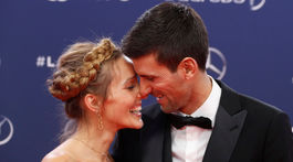 Tenista Novak Djokovič a jeho manželka Jelena Dokovic doslova žiarili.