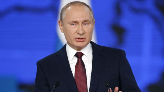 Putin pohrozil odvetou za prípadné ohrozenie, Rusom prisľúbil zmeny k lepšiemu