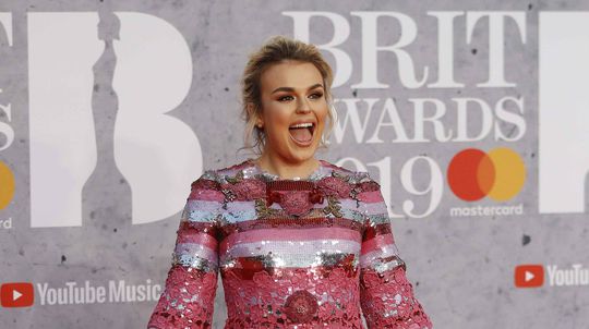 Britská hviezdička Tallia Storm v kreácii Dolce...