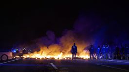 Katalánski aktivisti zapaľovali pneumatiky a blokovali diaľnice