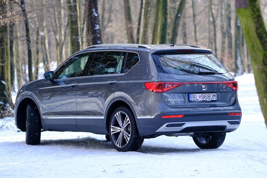 Novým prvkom zadnej časti sú svetlá prepojené...