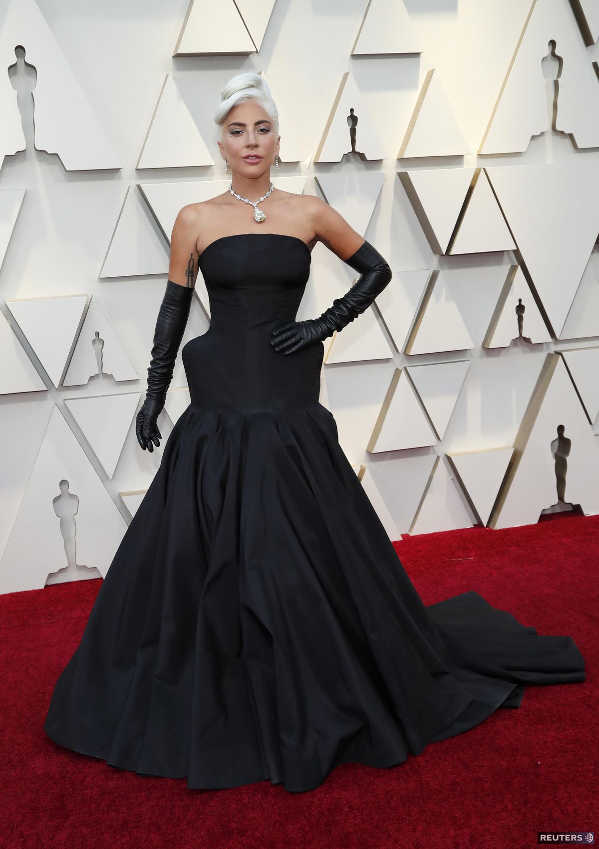 Nominovaná herečka Lady Gaga stavila na model z...