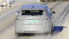 Škoda Octavia 2020: Nová generácia nachytaná v snehu a v maskáčoch