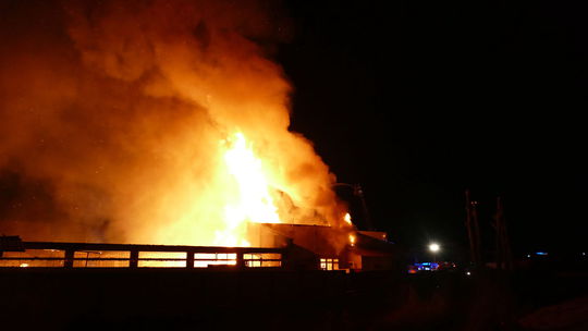 Dva rodinné domy v Bartošovej Lehôtke zachvátili plamene. Požiare založili úmyselne