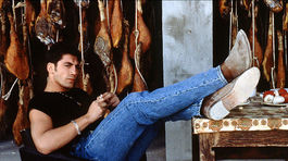 Herec Javier Bardem na zábere z roku 1992 vo filme Šunka, šunka. 
