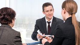 Nedostatok ľudí tlačí na rast platov