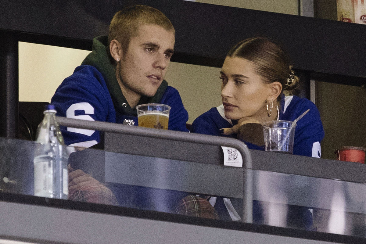 Spevák Justin Bieber a jeho manželka Hailey...