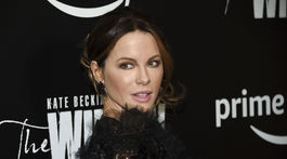 Krásna Kate Beckinsale na premiére: Kam sa podel mladý milenec?