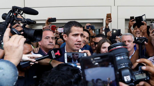 Vodca venezuelskej opozície Guaidó sa vrátil do krajiny