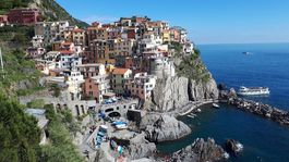 V národnom parku Cinque Terre dostanú turisti v žabkách pokutu