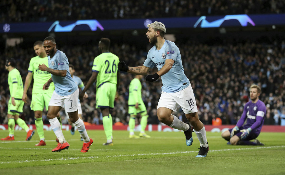 Sergio Agüero oslavuje gól Manchestru City...