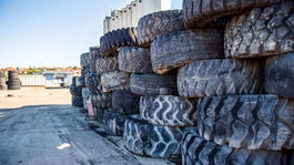 Z ojazdených pneumatík môžu byť po recyklácii nové, užitočné výrobky