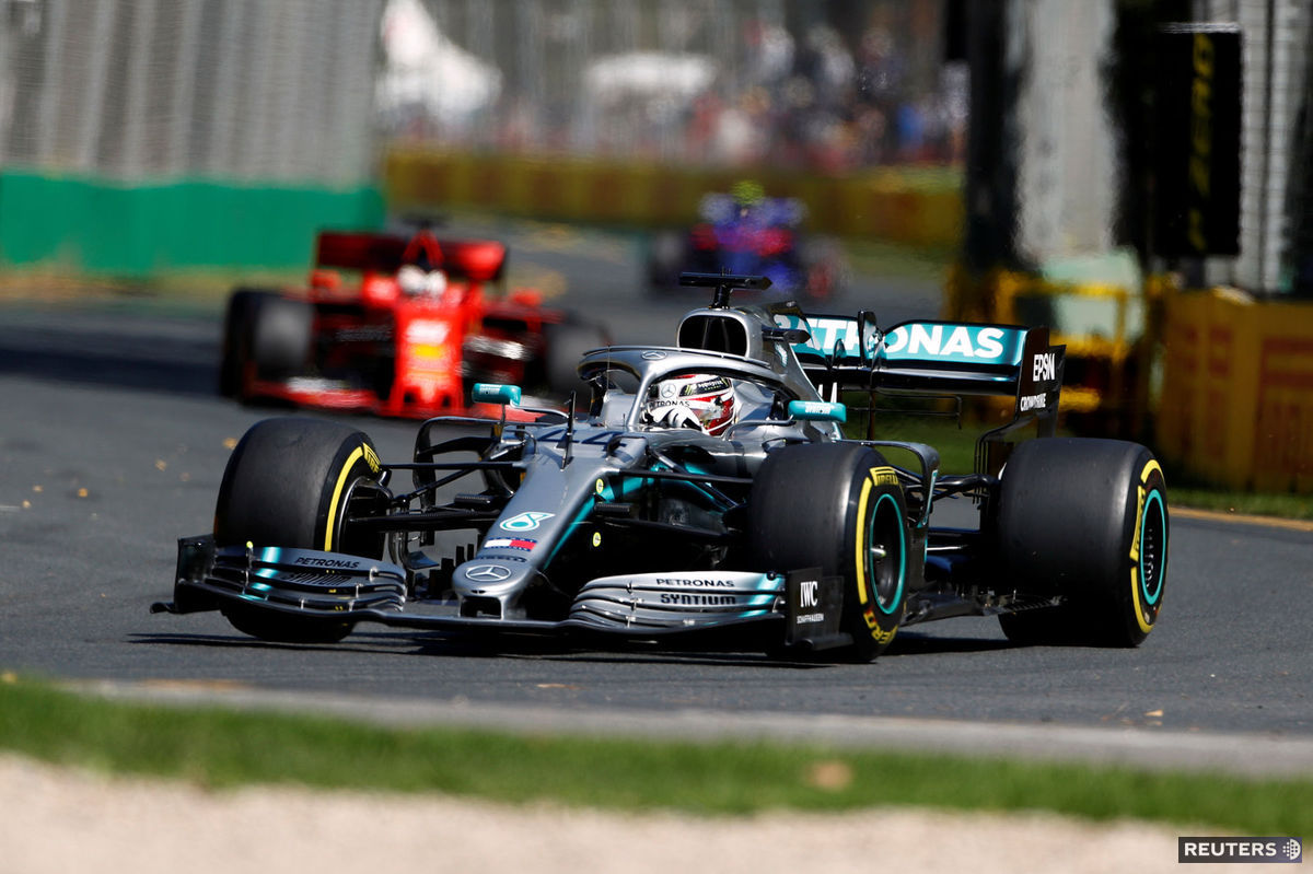 Lewis Hamilton odštartuje cestu za obhajobou...