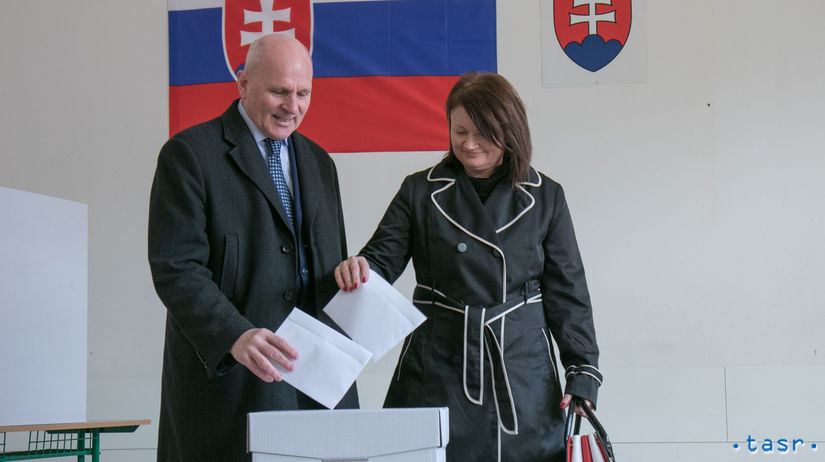 Kandidát na prezidenta SR František Mikloško a...