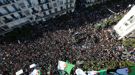 Odstúpenie alžírskeho prezidenta Butefliku žiada aj hlavná islamská strana