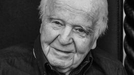 Svet myslenia a poézie vyhlasuje smútok. Nezabúdania (na) Alberta Marenčina