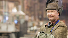 Pracujúci penzisti dostanú už v apríli vyššie dôchodky