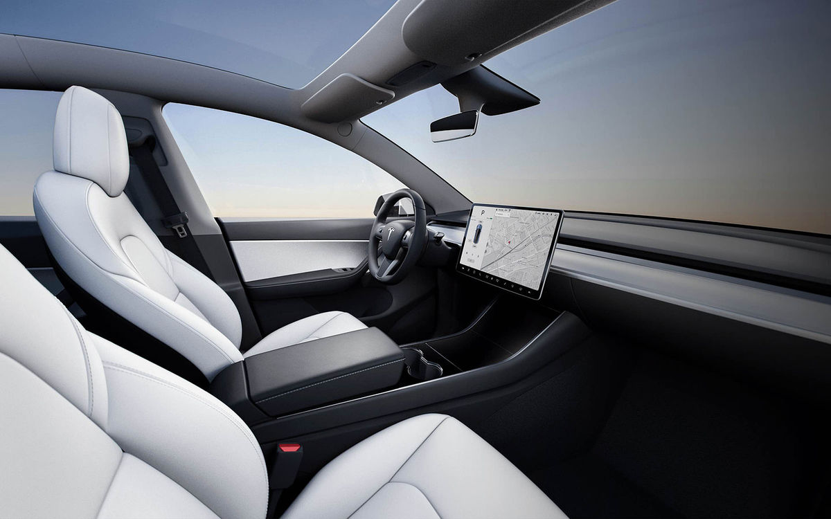 Palubnú dosku aj infotainment preberá Tesla Y z...