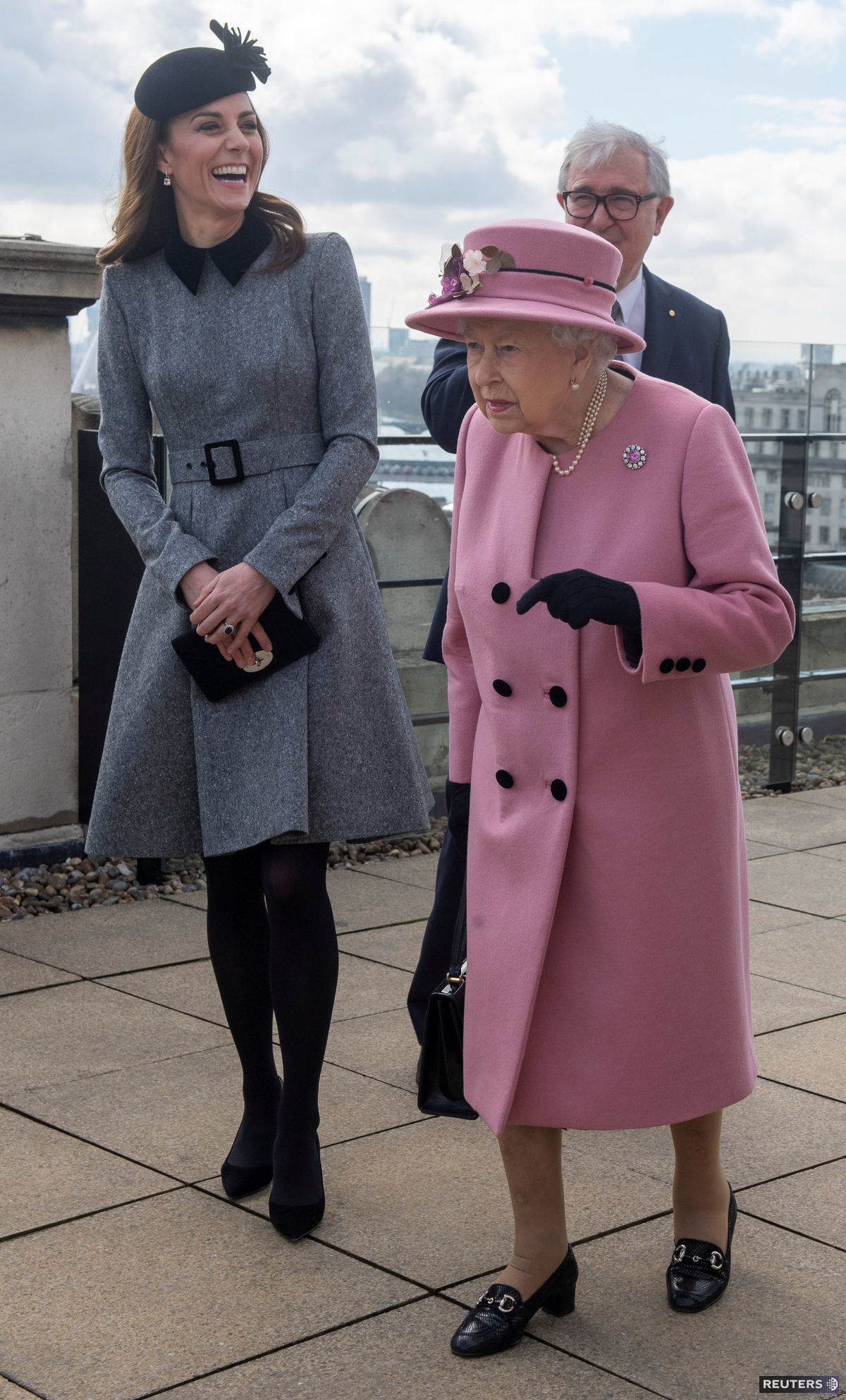 Britská kráľovná Alžbeta II. a vojvodkyňa Kate...