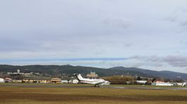 VIDEO: Prievidza má letisko. Ani Federer už nemusí dosadať na trávu