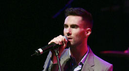Rok 2007: Spevák Adam Levine z Maroon 5 počas šou v House of Blues.