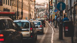 Spor okolo taxíkov: Zákazníci platia. Kto zarába?