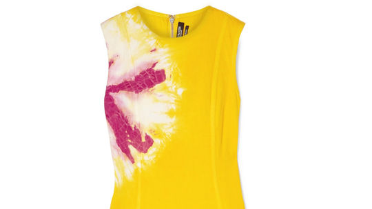 Šaty s detailom batikovaného vzoru značky...