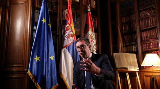 Odklad rozhovorov s Kosovom môže viesť k destabilizácii západného Balkánu, tvrdí Vučič