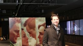 Herec Marek Majeský na premiére filmu Zranené srdcia. 