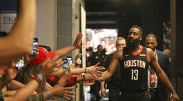 Lakers definitívne bez play off, skvelý Harden vyrovnal 61-bodové maximum