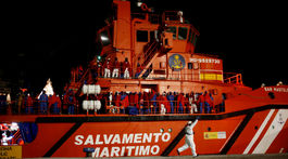 EÚ dočasne pozastavila mandát operácie Sophia v Stredomorí