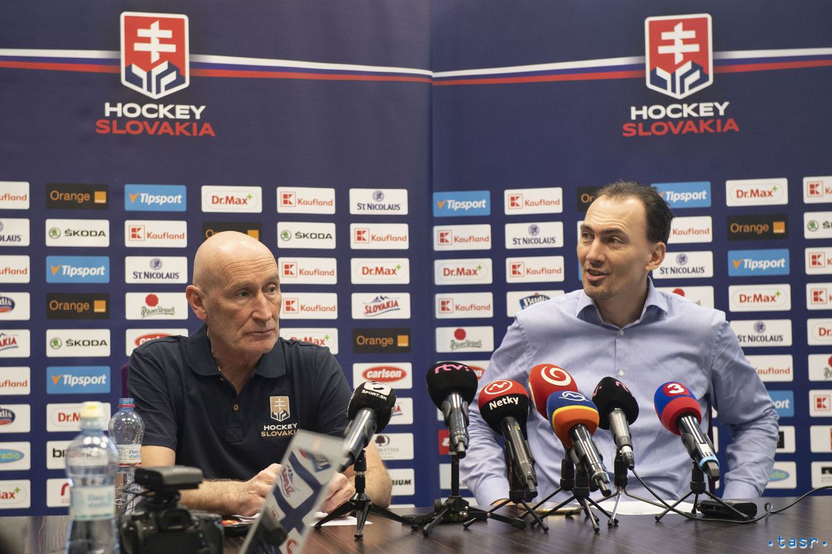 Tréner slovenskej hokejovej reprezentácie Craig...