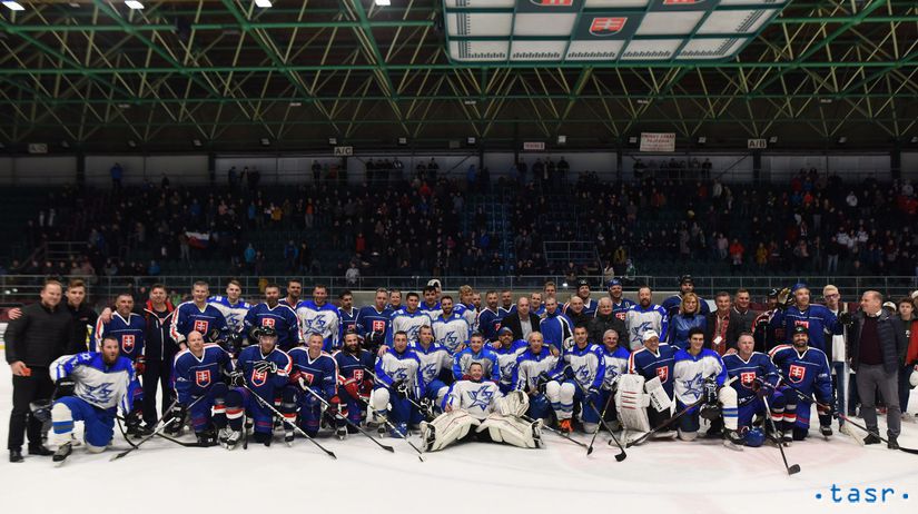 Spoločná fotografia hráčov po exhibičnom...