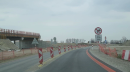 Erózia násypu pri Jarovciach nebude mať vplyv na jeho integritu, tvrdí zhotoviteľ