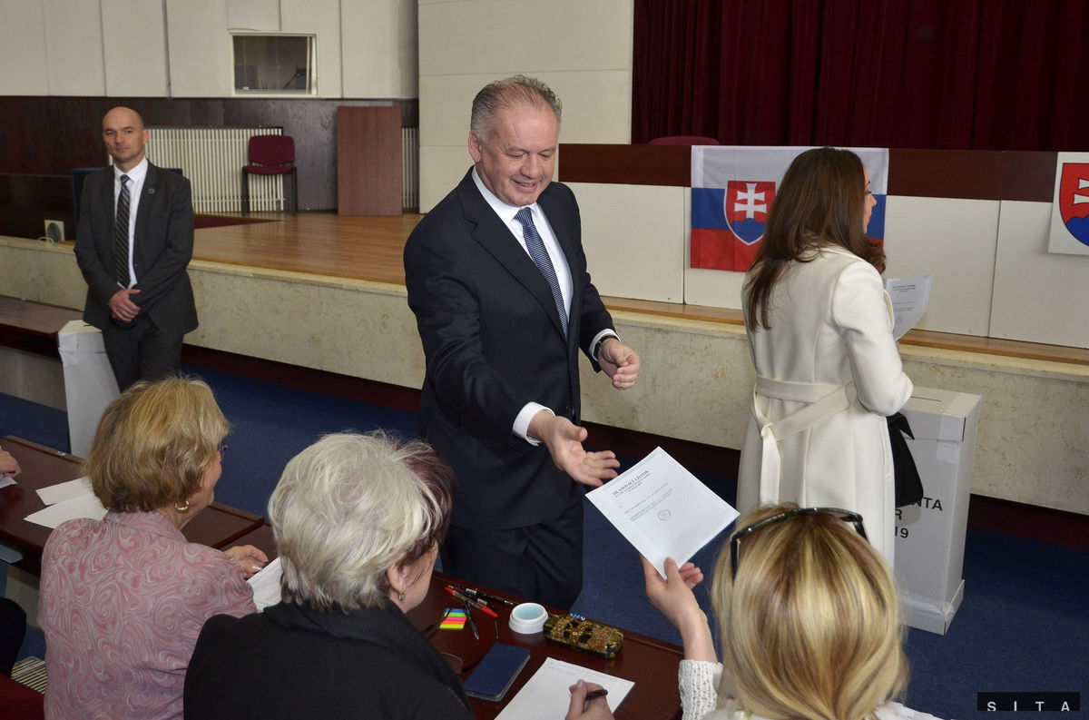 Prezident SR Andrej Kiska počas volebného aktu...