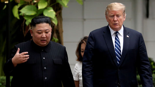Trump na summite vyzval Kima, aby odovzdal Američanom jadrové zbrane