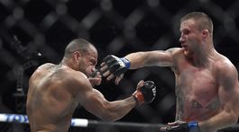 VIDEO: Pravému háku tlieskal aj McGregor. Gaethje zložil Barbozu už v 1. kole