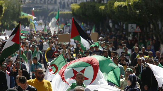 Alžírska prokuratúra zakázala osobám podozrivým z korupcie opustiť krajinu